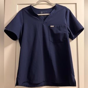 Navy Figs Catarina One-Pocket Top